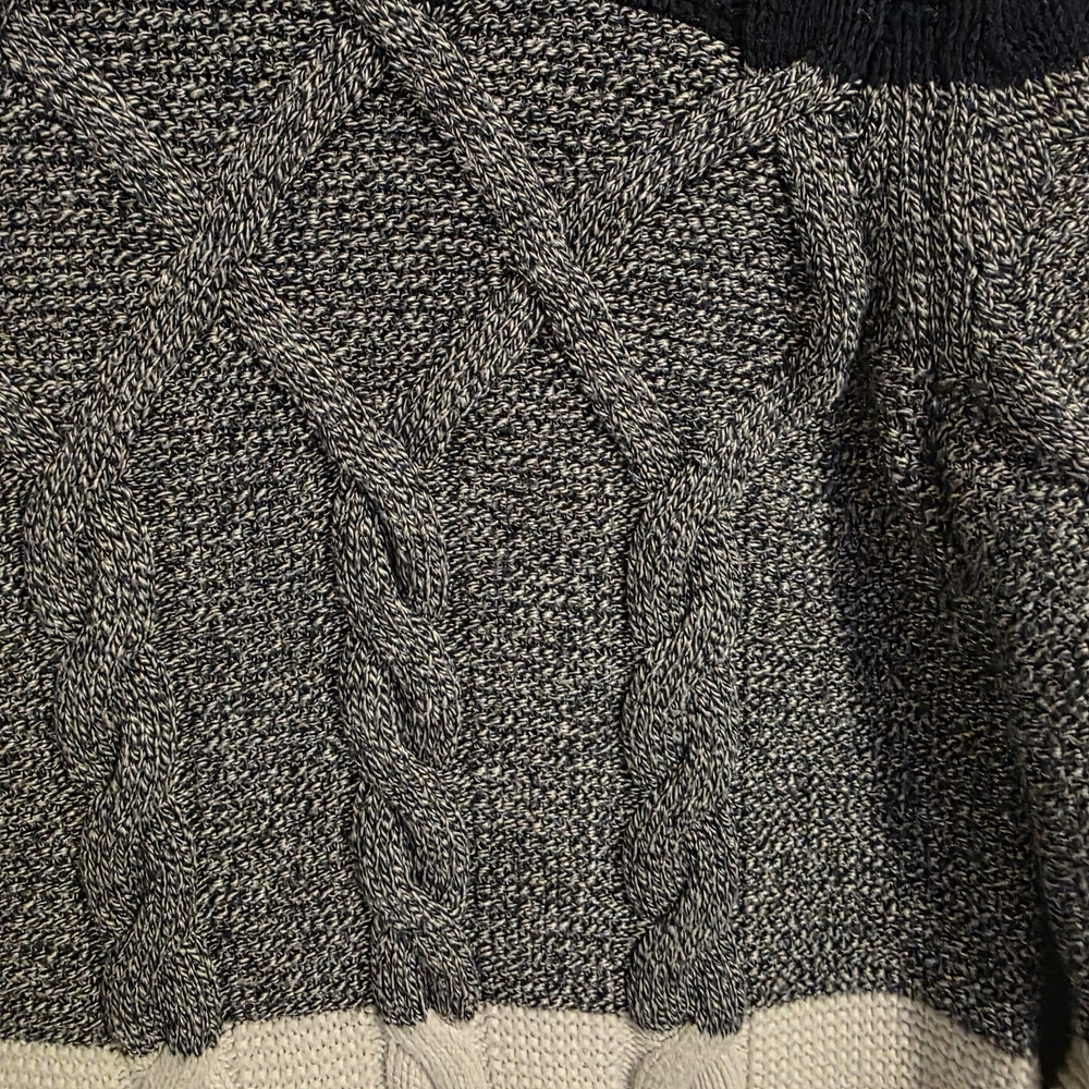Tablots - Women's  Gray, and off White Cable Knit Sweater - small - Picture 4 of 9